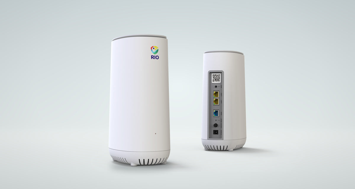 Front and back of the Rio router